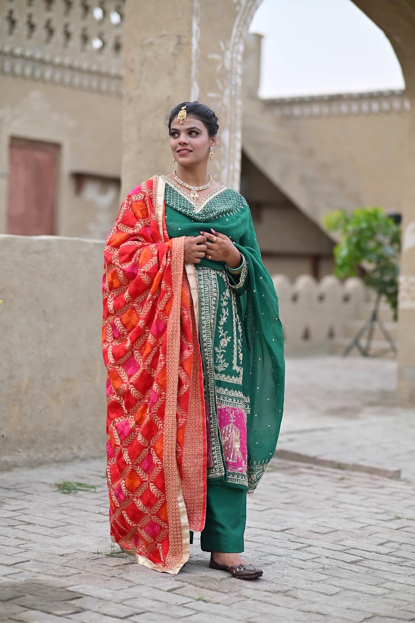 Mehtab Emerald Green & Magenta Jharokha Embroidered Kurta Suit thumbnail 5